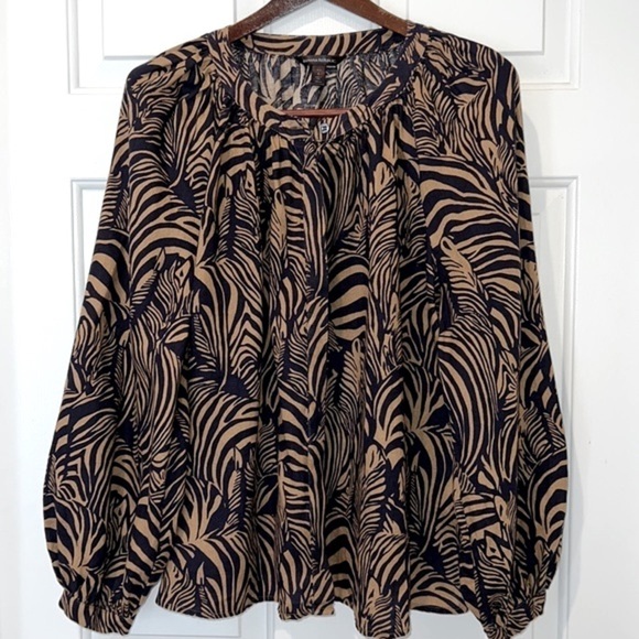 Banana Republic Boho Style Tunic Top Large Petite
Navy Blue Tan Zebra Animal - Picture 4 of 11